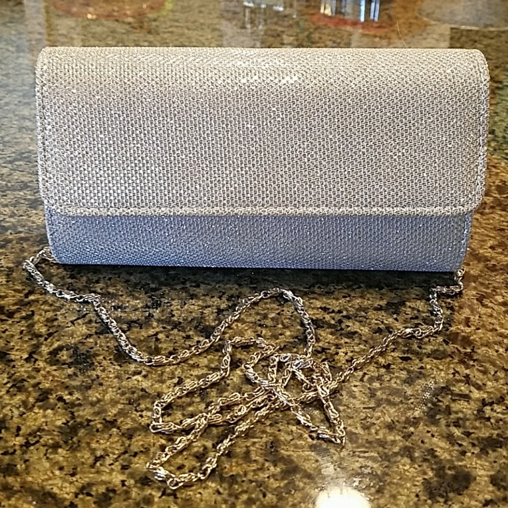 No brand - formal clutch.